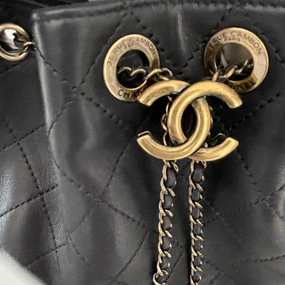 Authentic Chanel CC Small Bucket Bag - Picture 4 of 11